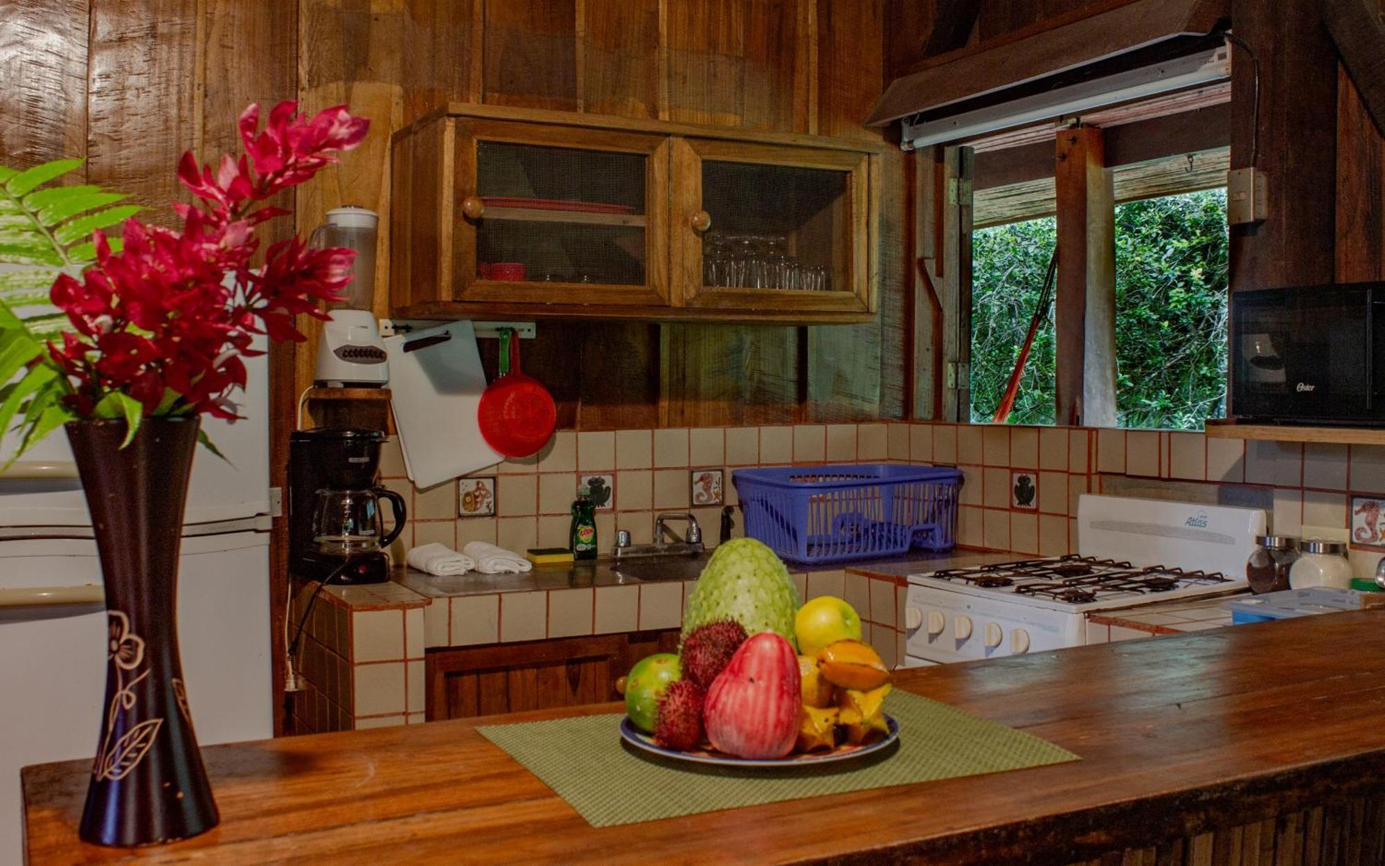 Casa Heliconia - Spacious, Big Garden, Close To The Beach Puerto Viejo de Talamanca ภายนอก รูปภาพ