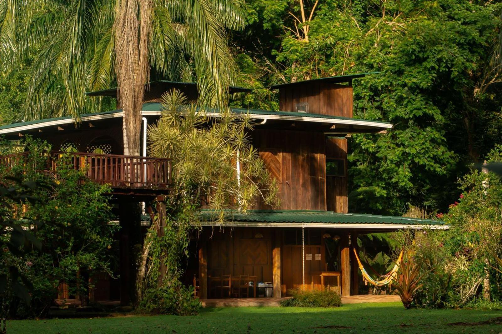 Casa Heliconia - Spacious, Big Garden, Close To The Beach Puerto Viejo de Talamanca ภายนอก รูปภาพ